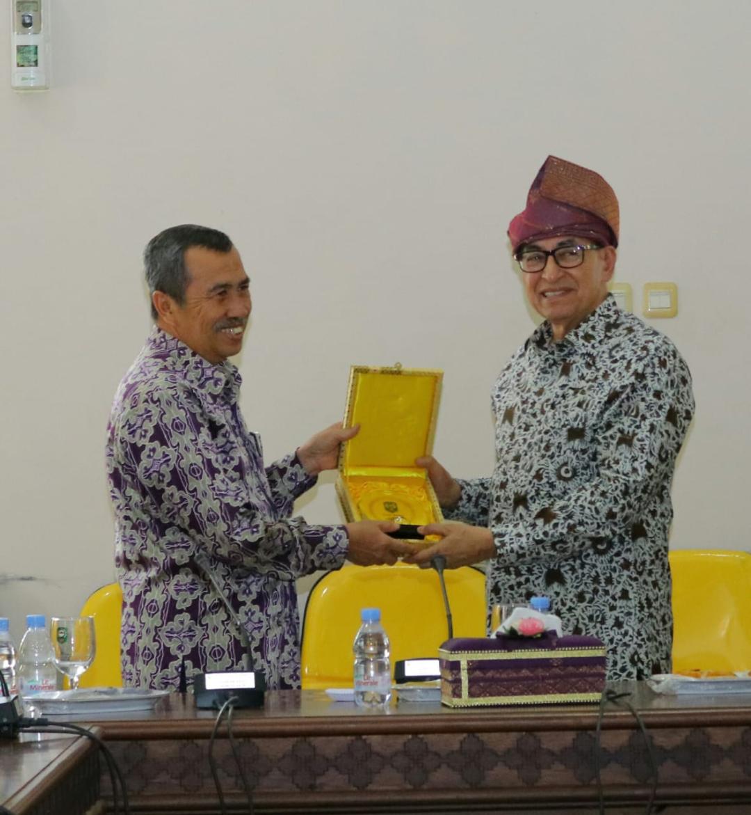 Alwi Shihab Bantu Syamsuar Tawarkan Peluang Investasi di Timur Tengah
